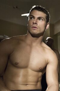 El actor Shawn Roberts perfecto Kev-McMurray en la novela de Anna Casanovas "Las reglas del juego"